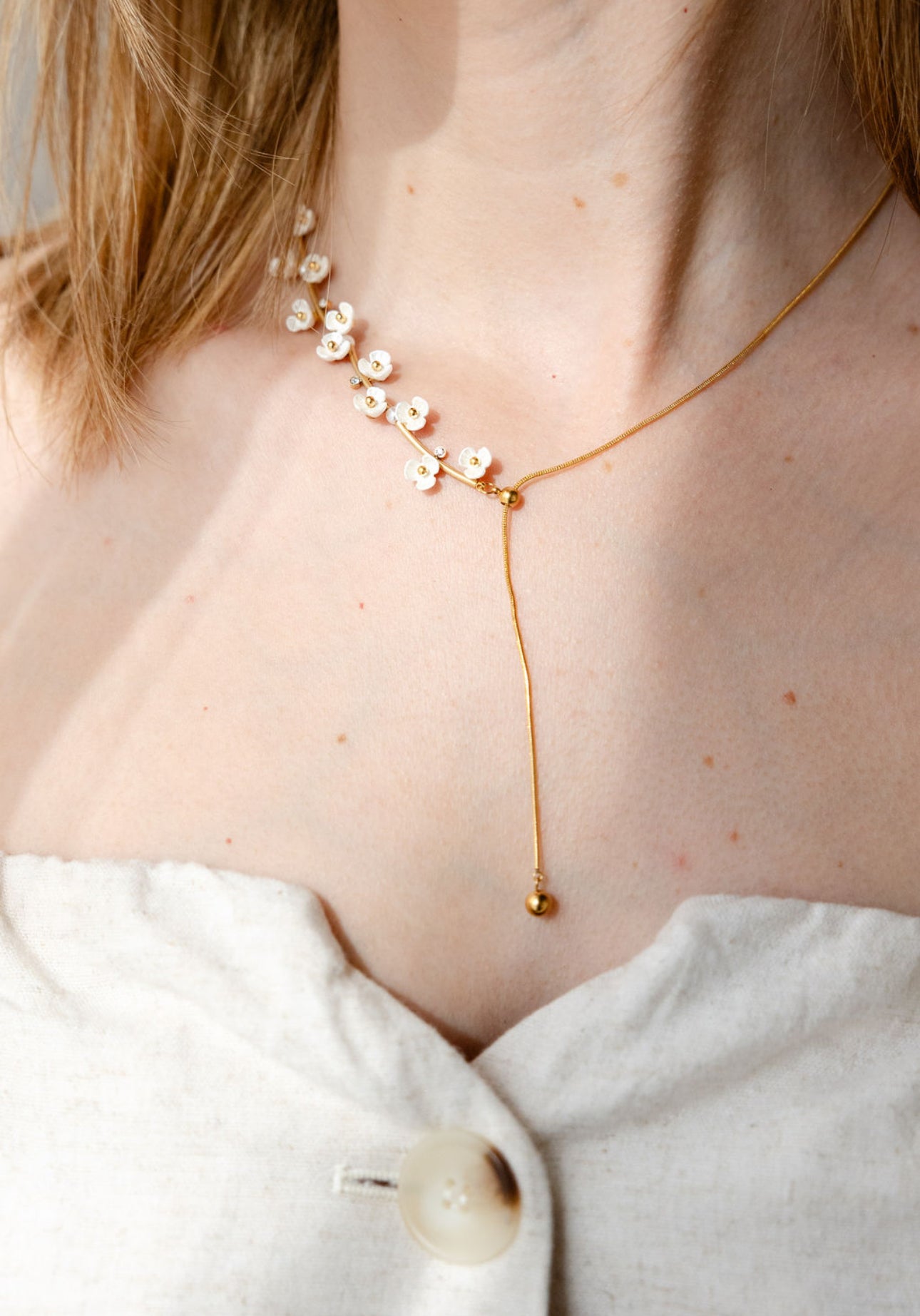 Daisy dainty necklace